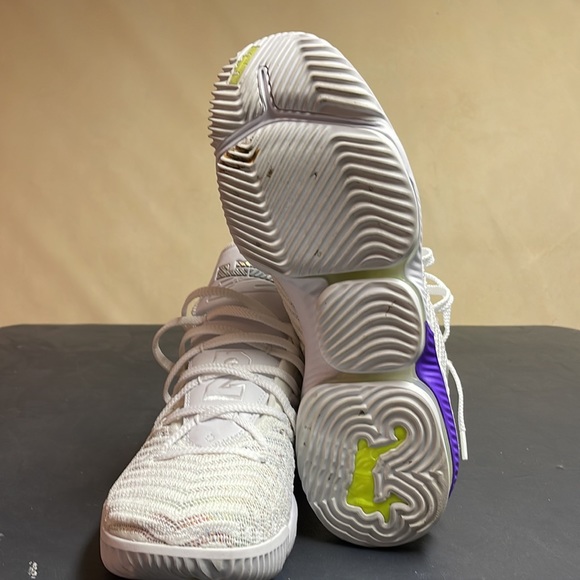 These are in great shape just to small for me. - Picture 3 of 7